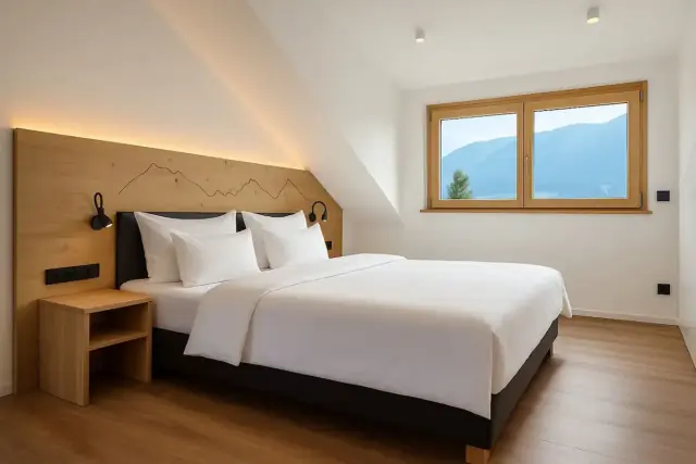 Schlafzimmer 1